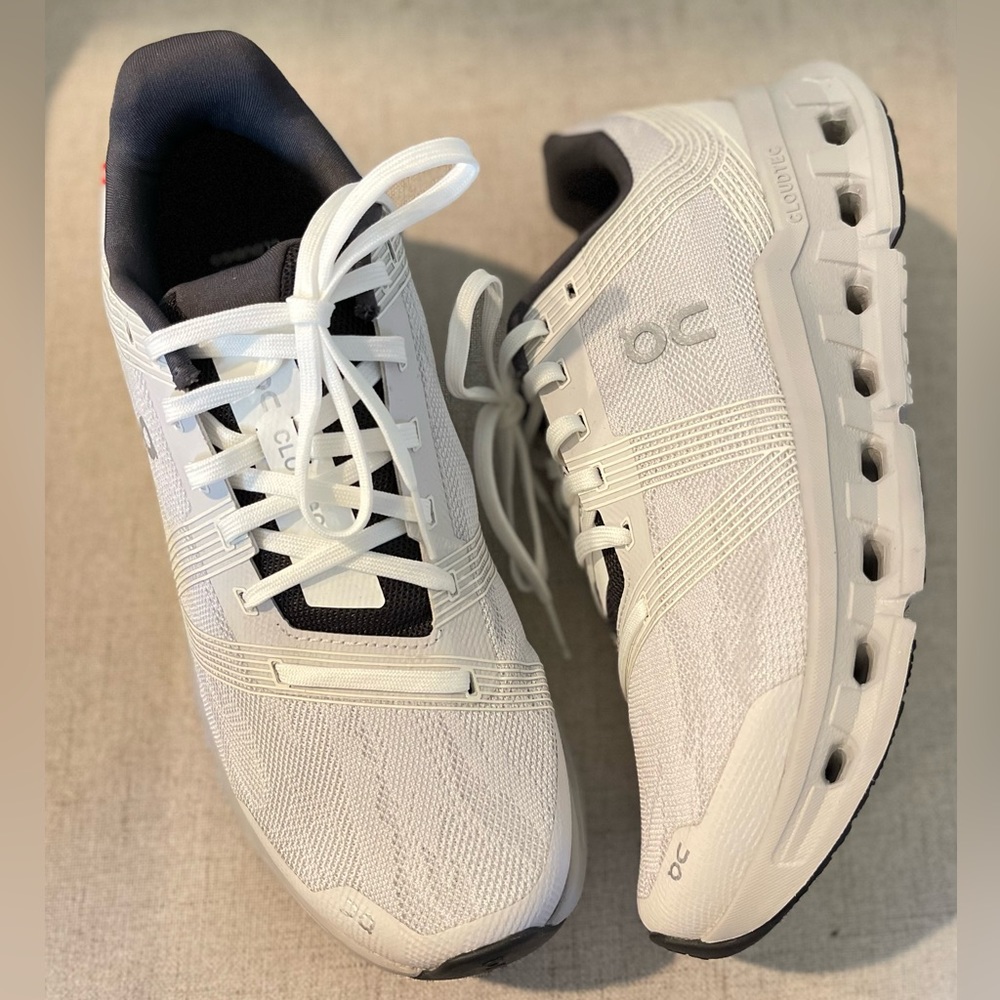 On Cloudgo Running Shoe - image 8